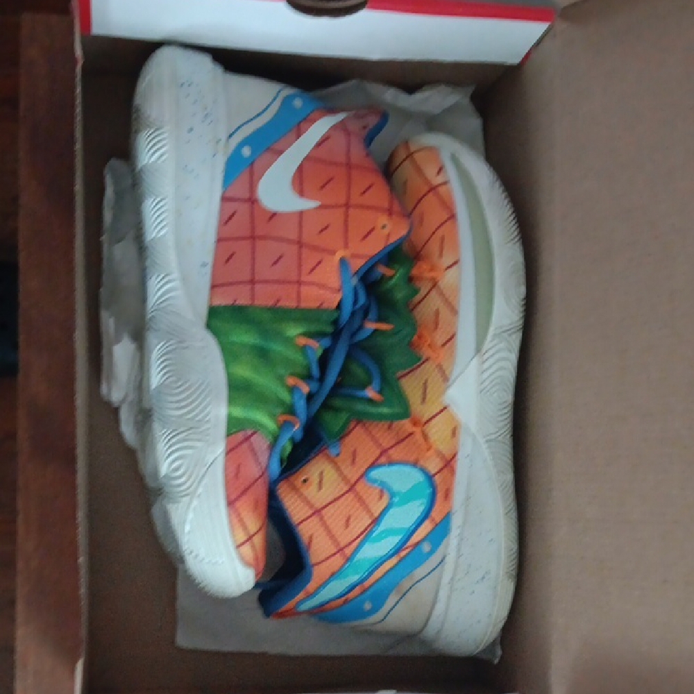 Spongebob House Kyrie 5's